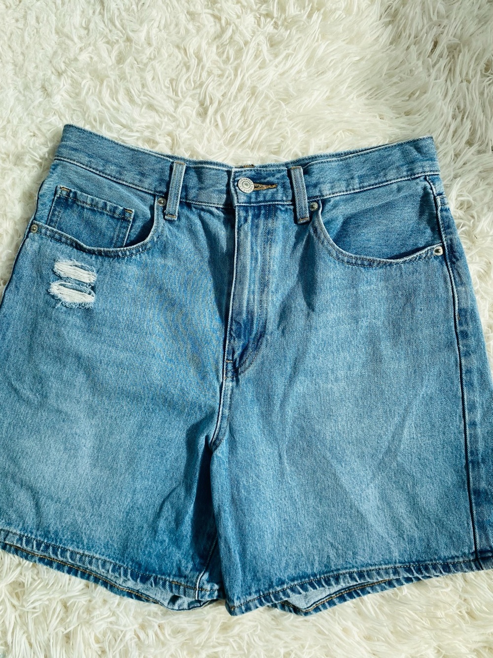 UNIQLO Jeans Denim Shorts Women’s Size 12  Light Wash Distressed High Rise